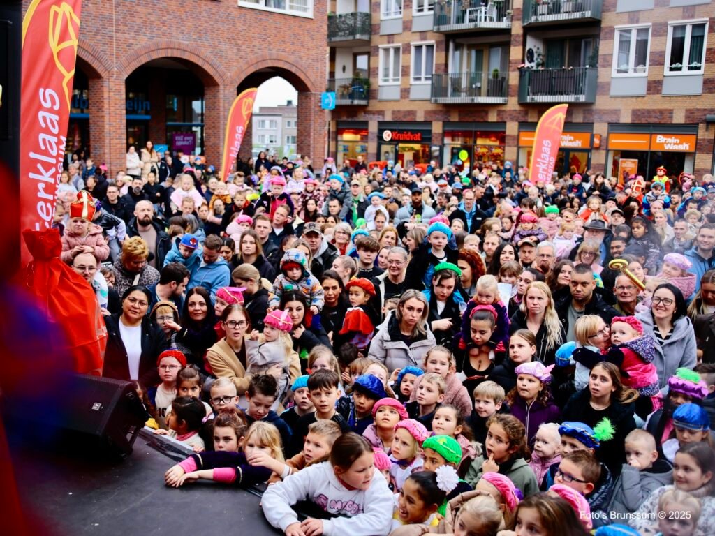 Het de intocht en sinterklaasfeest op 5 december wordt elk jaar groots gevierd