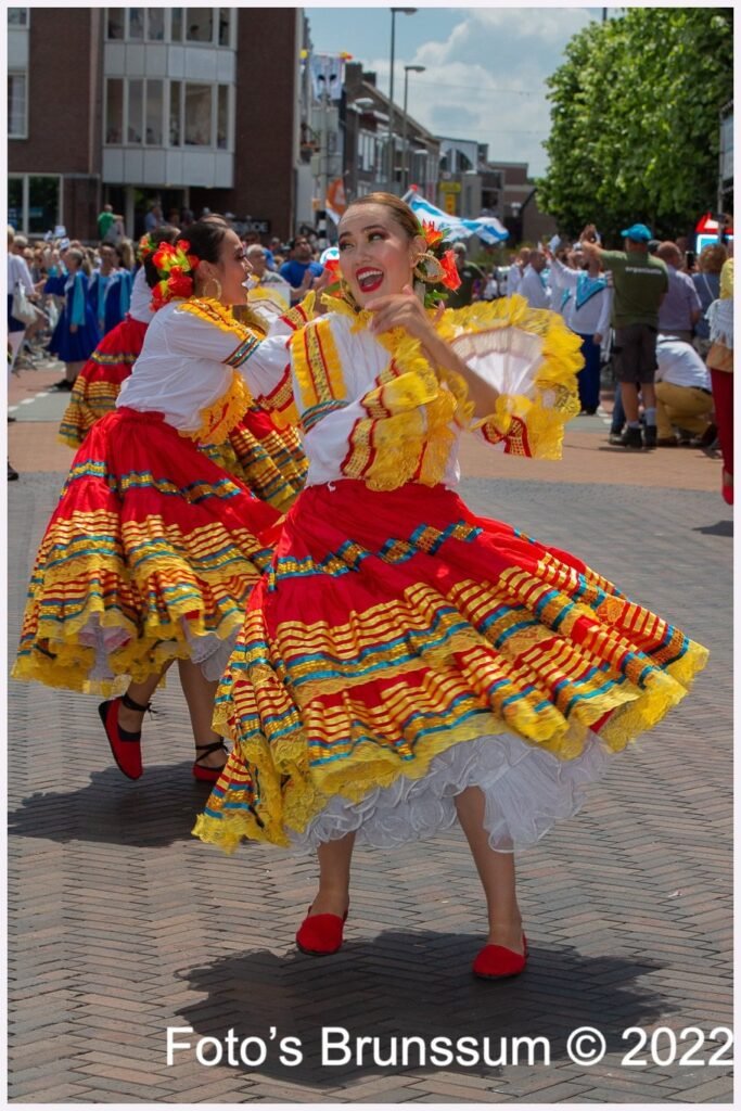 Elke vier jaar vind er in Brunssum de Parade der Nationaliteiten plaats, een dansfestival voor volksdansen